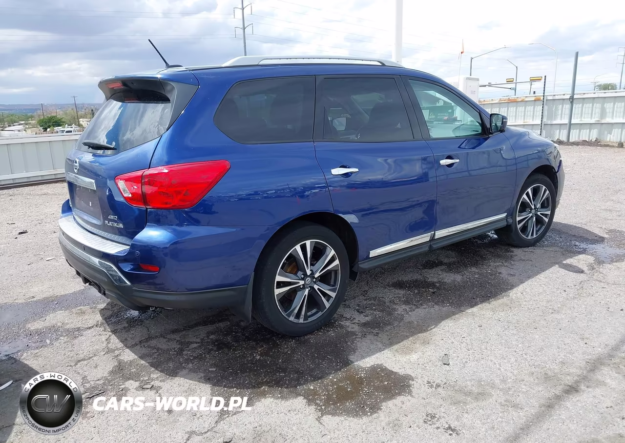 2017 Nissan Pathfinder Platinum VIN:5N1DR2MM5HC910345 - 4