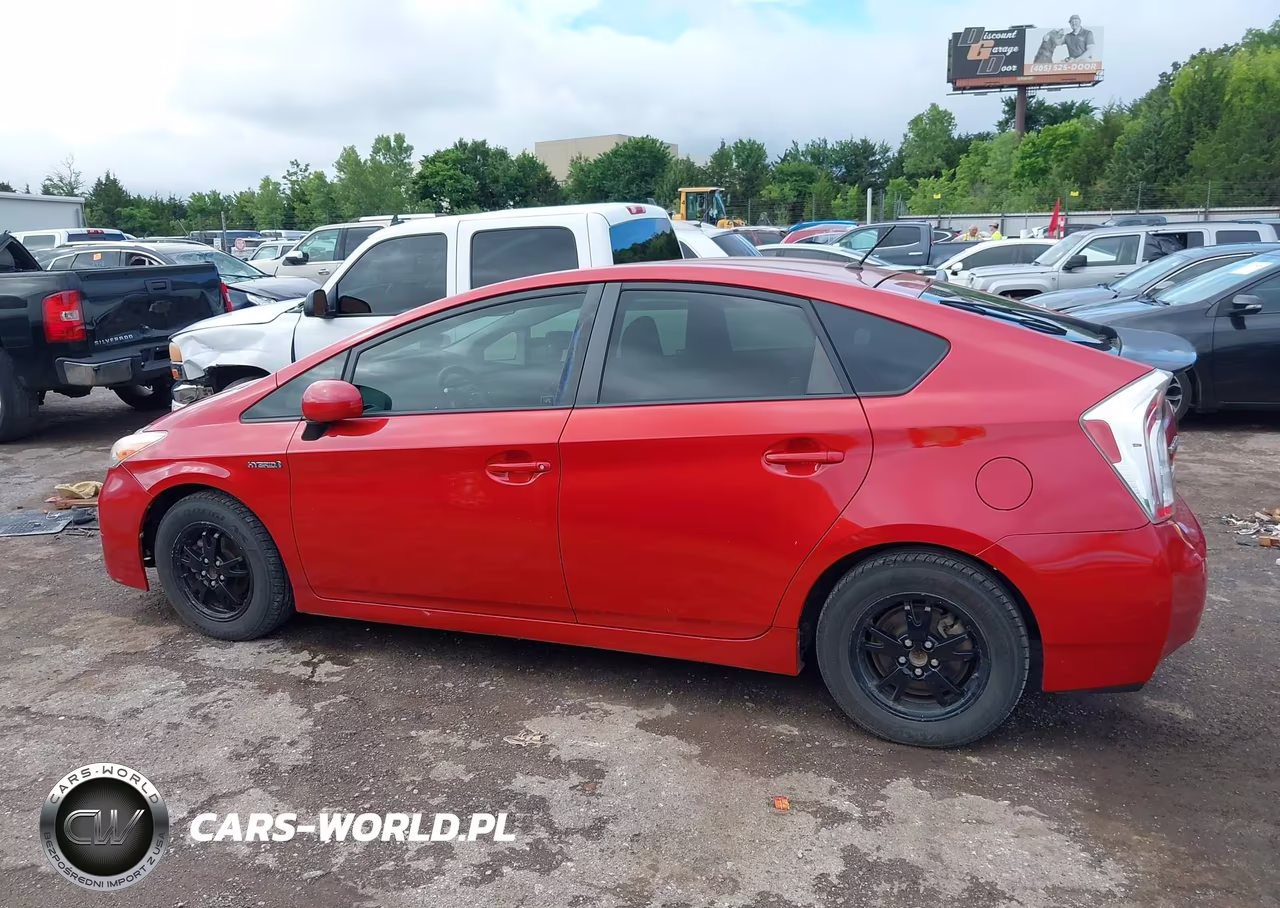 2015 Toyota Prius Two VIN:JTDKN3DU2F2001009 - 14