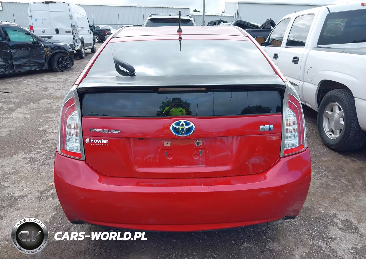 2015 Toyota Prius Two VIN:JTDKN3DU2F2001009 - 16