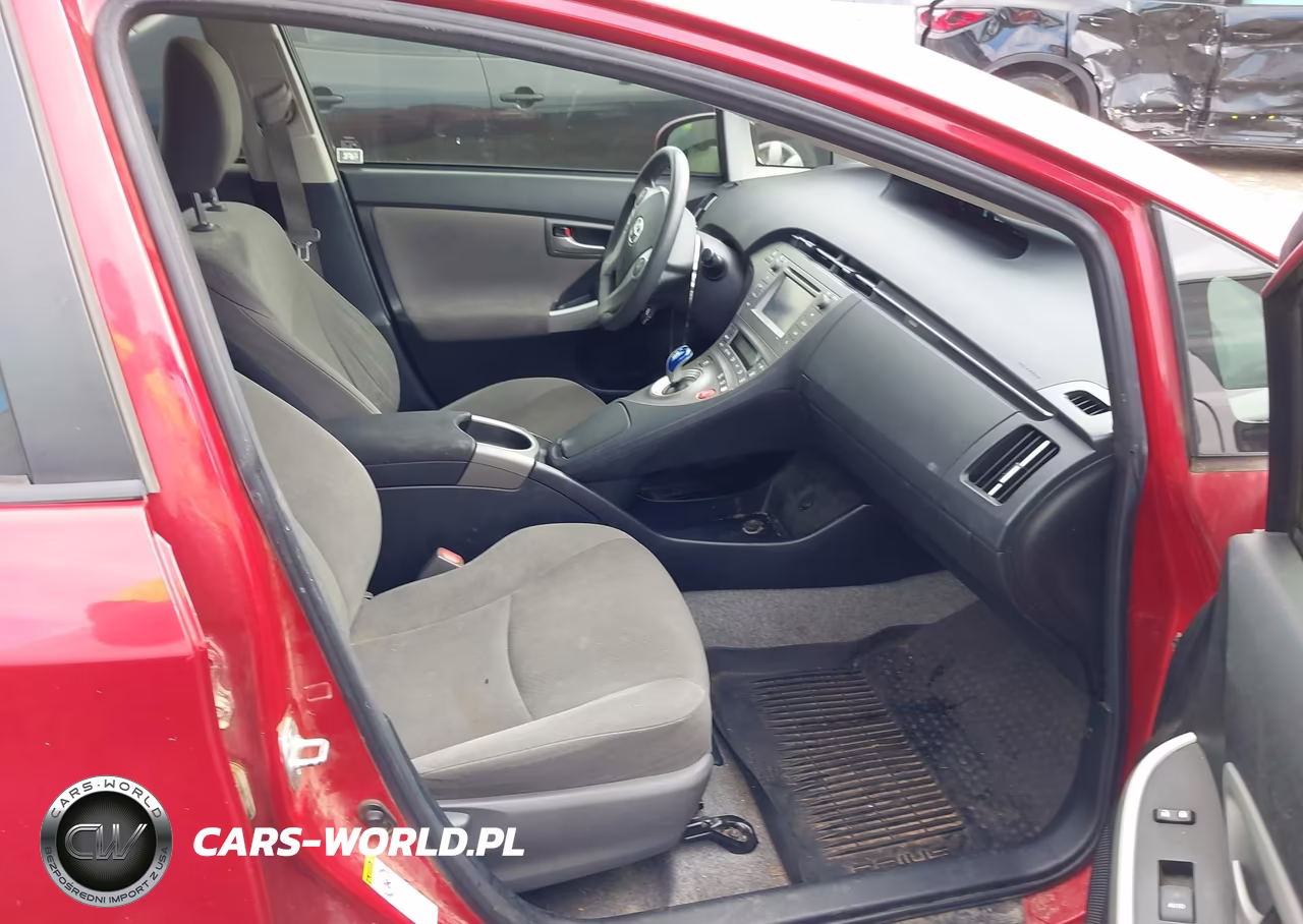 2015 Toyota Prius Two VIN:JTDKN3DU2F2001009 - 5