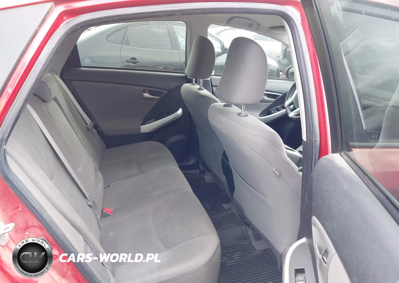 2015 Toyota Prius Two VIN:JTDKN3DU2F2001009 - 8