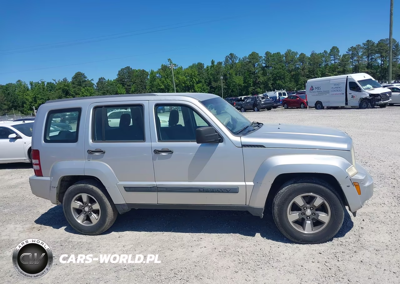 2008 Jeep Liberty Sport VIN:1J8GP28K98W106847 - 13