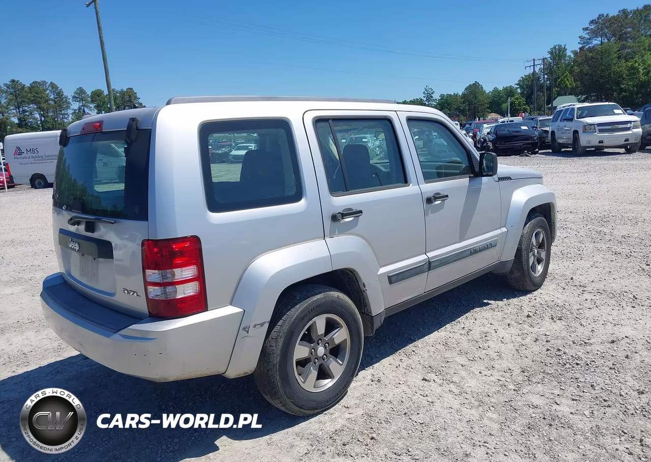 2008 Jeep Liberty Sport VIN:1J8GP28K98W106847 - 4