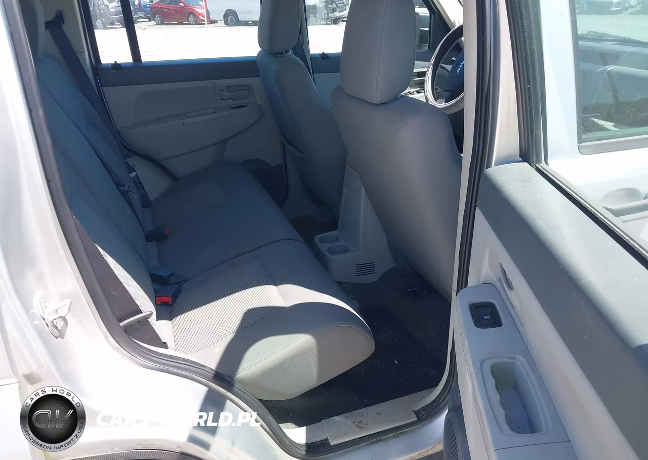 2008 Jeep Liberty Sport VIN:1J8GP28K98W106847 - 8