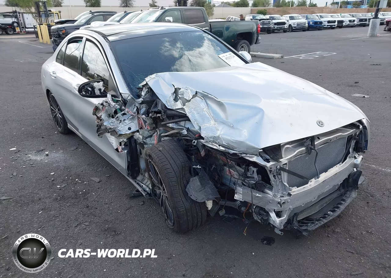 2020 Mercedes-Benz C 300 – zdjęcie 1 z 15