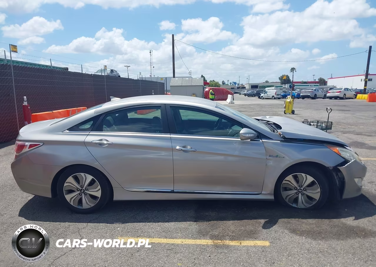 2013 Hyundai Sonata Hybrid Limited VIN:KMHEC4A4XDA072809 - 13