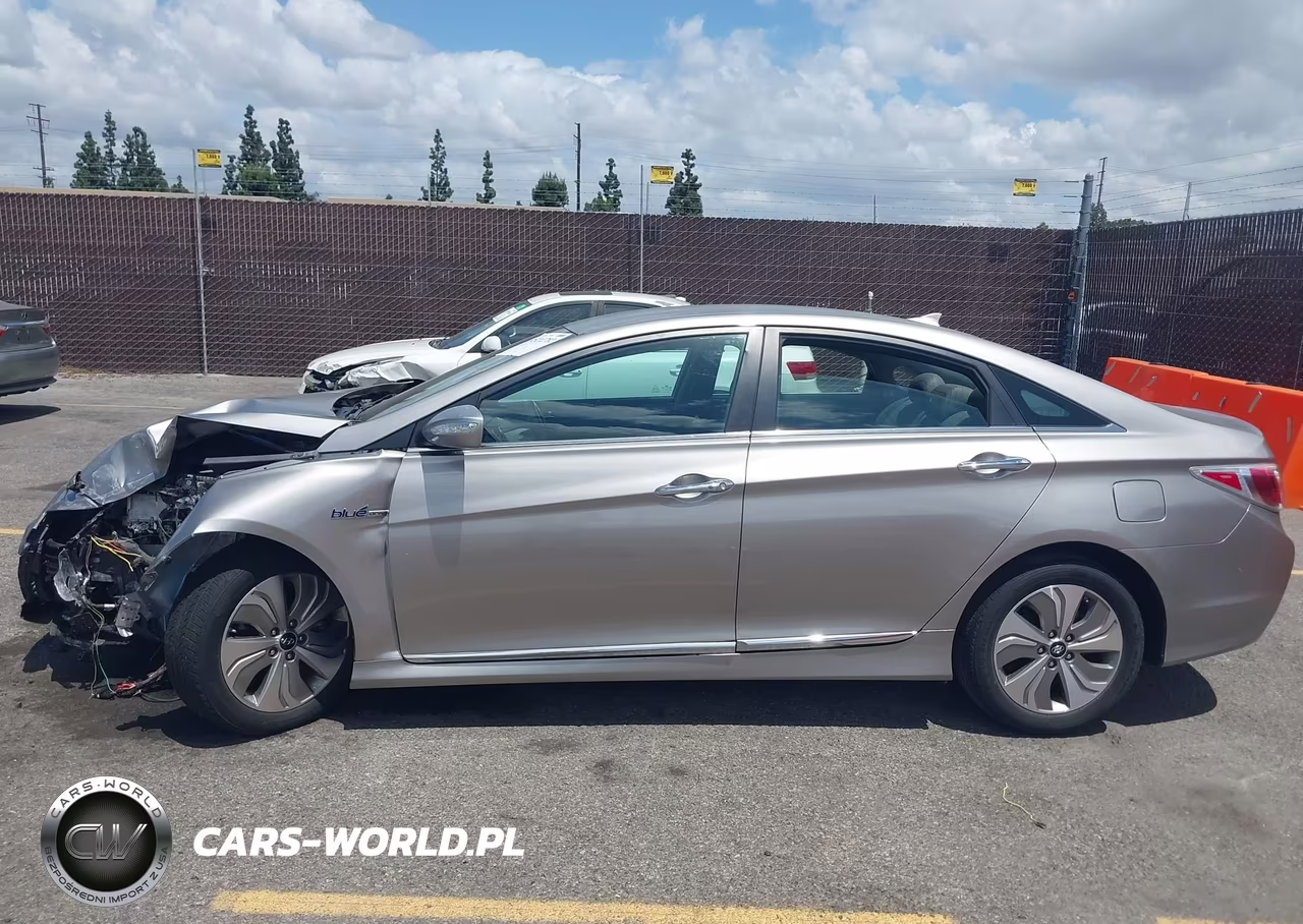 2013 Hyundai Sonata Hybrid Limited VIN:KMHEC4A4XDA072809 - 14