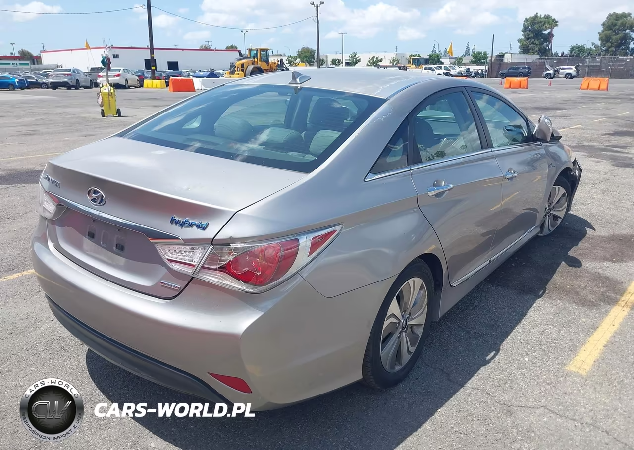 2013 Hyundai Sonata Hybrid Limited VIN:KMHEC4A4XDA072809 - 4