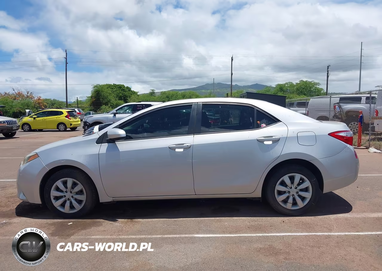 2016 Toyota Corolla Le VIN:5YFBURHE1GP438088 - 14
