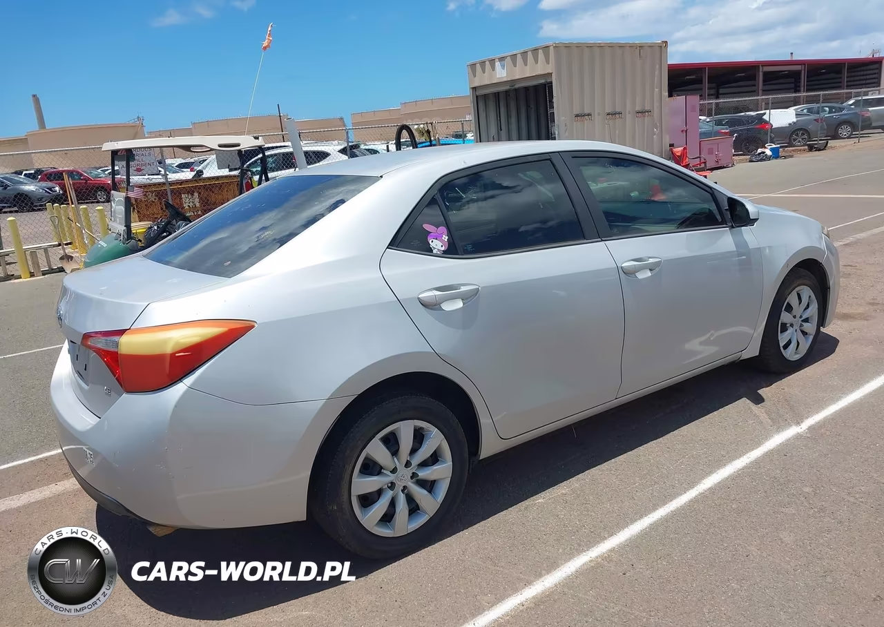 2016 Toyota Corolla Le VIN:5YFBURHE1GP438088 - 4
