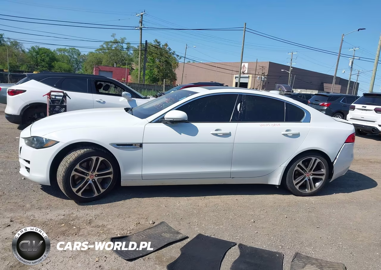 2017 Jaguar Xe 35T Premium VIN:SAJAJ4BV1HA953308 - 13