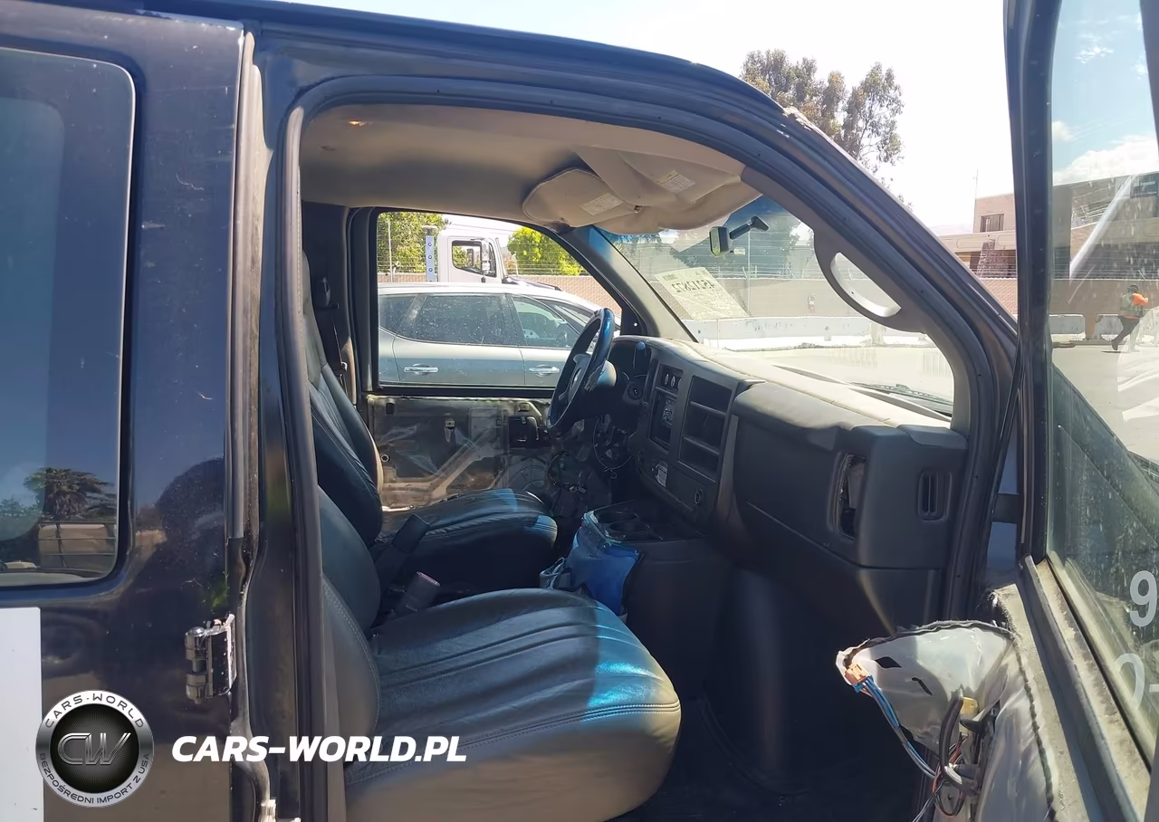 2010 Chevrolet Express 2500 Work Van VIN:1GCZGGBA5A1164924 - 5