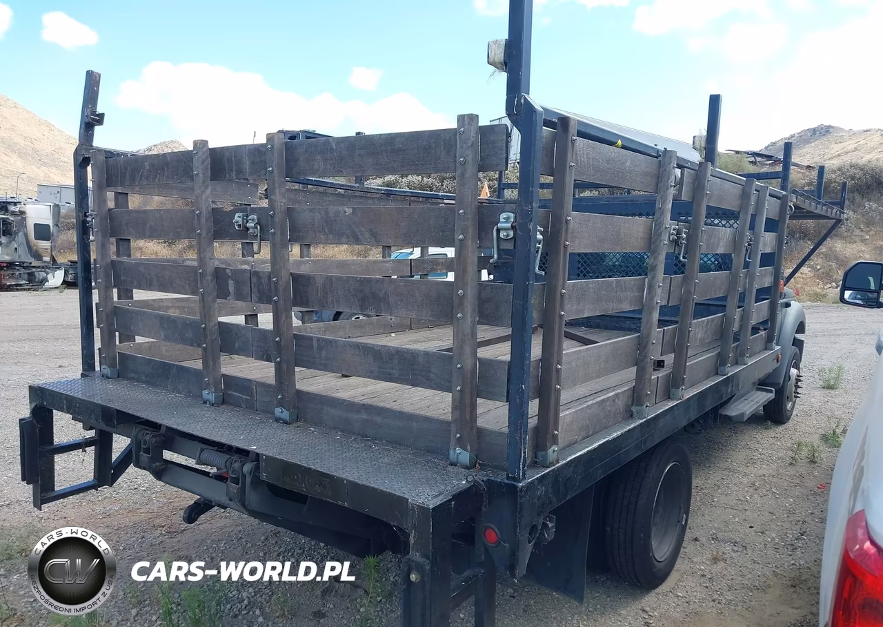 2014 Ford F-550 Chassis Xl VIN:1FDUF5GY8EEB66796 - 4