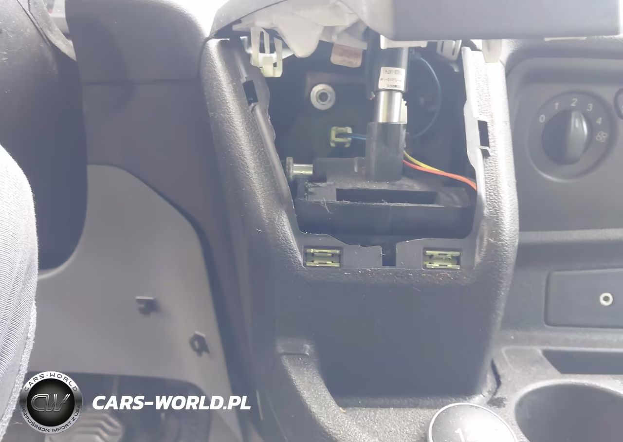 2018 Ford Transit-150 VIN:1FTYE1ZM9JKA48358 - 17