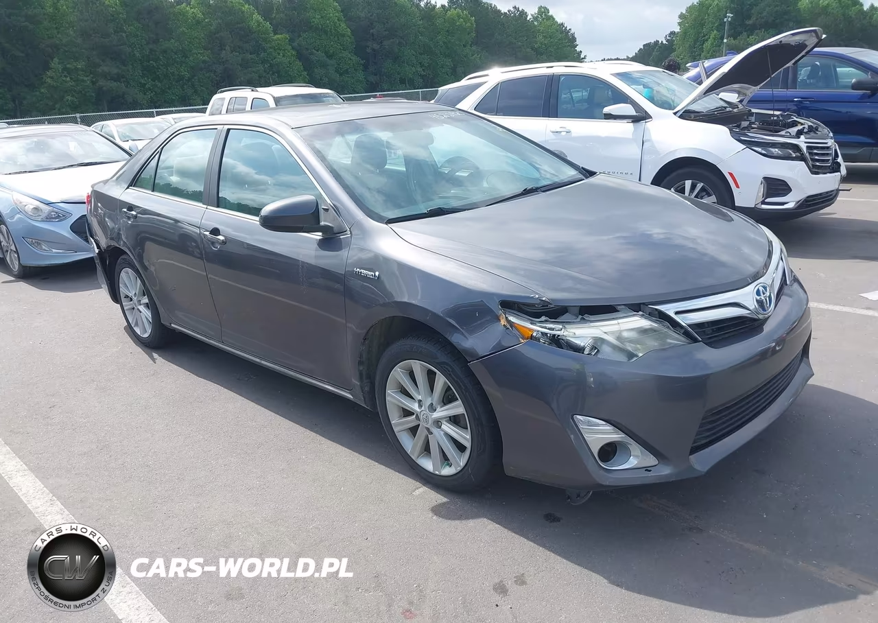 2013 Toyota Camry Hybrid Xle – zdjęcie 1 z 19