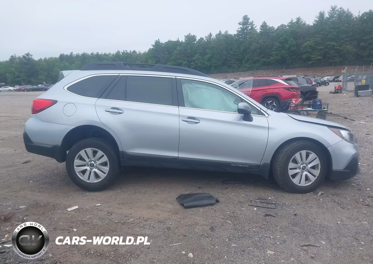 2018 Subaru Outback 2.5I Premium VIN:4S4BSACC9J3384225 - 14