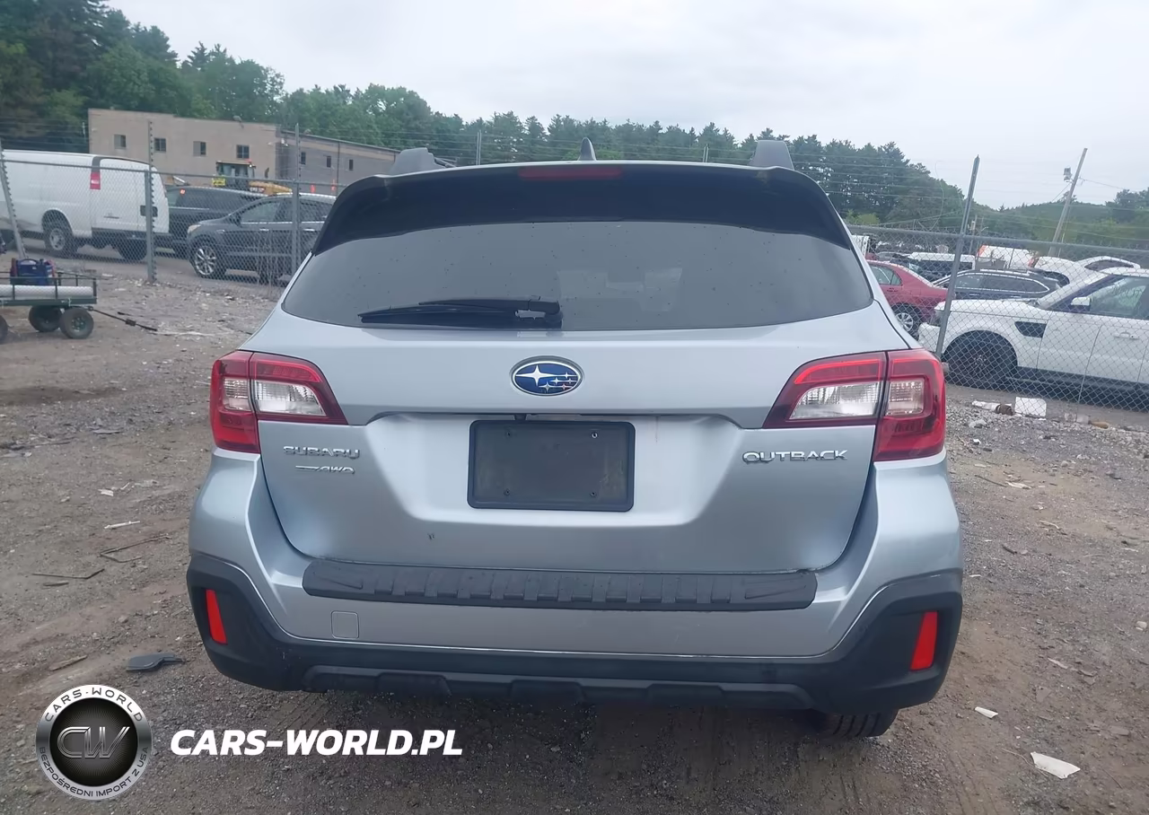 2018 Subaru Outback 2.5I Premium VIN:4S4BSACC9J3384225 - 17