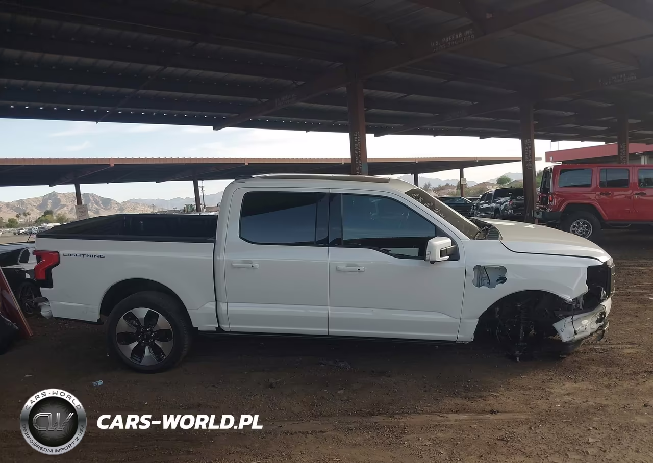 2023 Ford F-150 Lightning Platinum VIN:1FT6W1EV7PWG26039 - 14