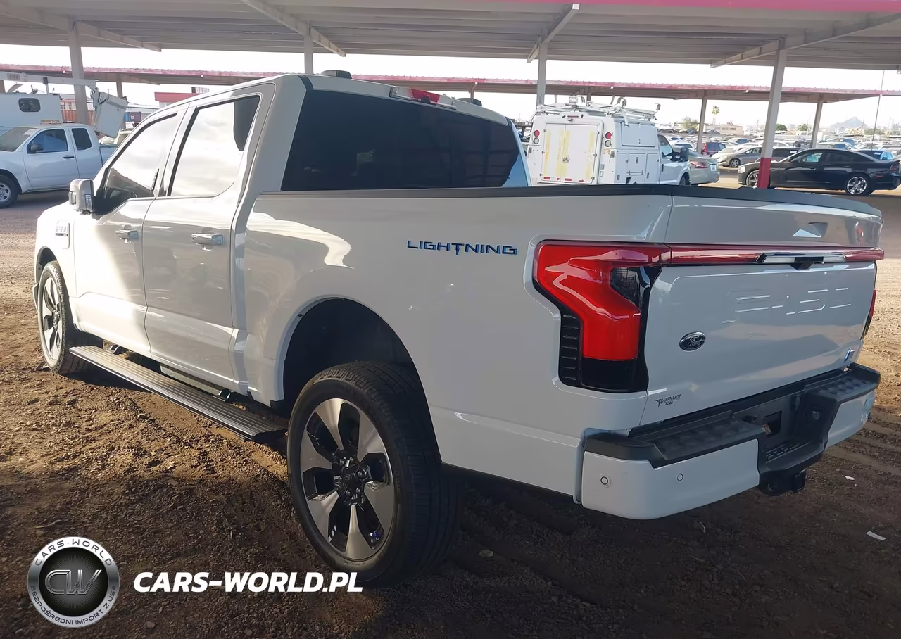 2023 Ford F-150 Lightning Platinum VIN:1FT6W1EV7PWG26039 - 3