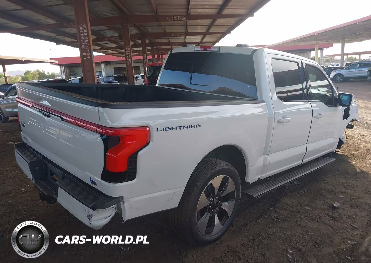 2023 Ford F-150 Lightning Platinum VIN:1FT6W1EV7PWG26039 - 4
