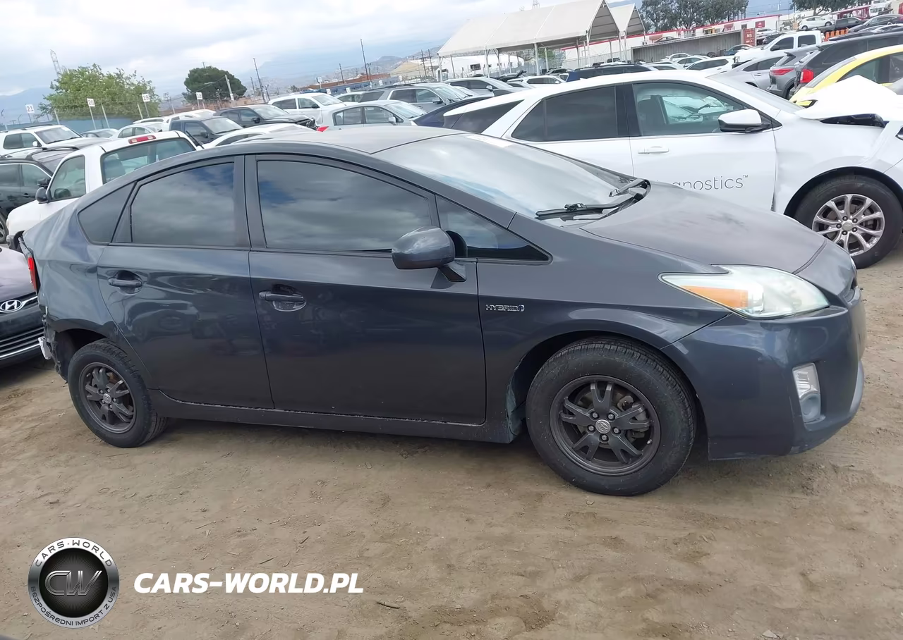 2011 Toyota Prius Two VIN:JTDKN3DU1B5349182 - 13