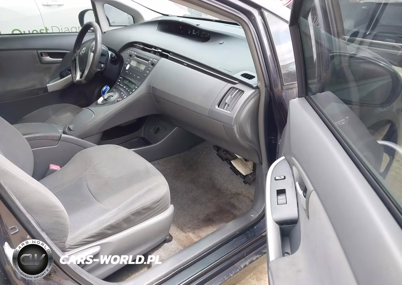2011 Toyota Prius Two VIN:JTDKN3DU1B5349182 - 5