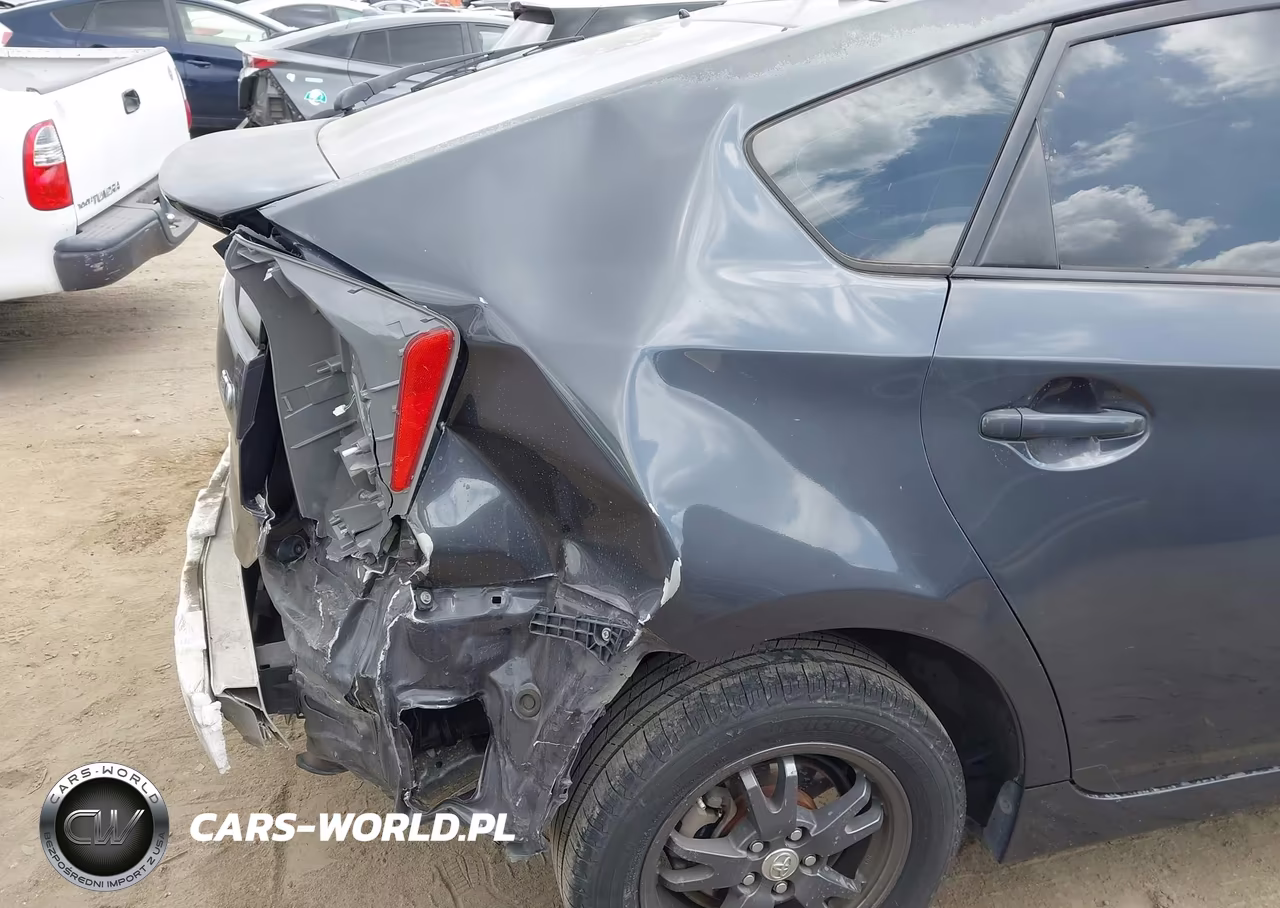 2011 Toyota Prius Two VIN:JTDKN3DU1B5349182 - 6
