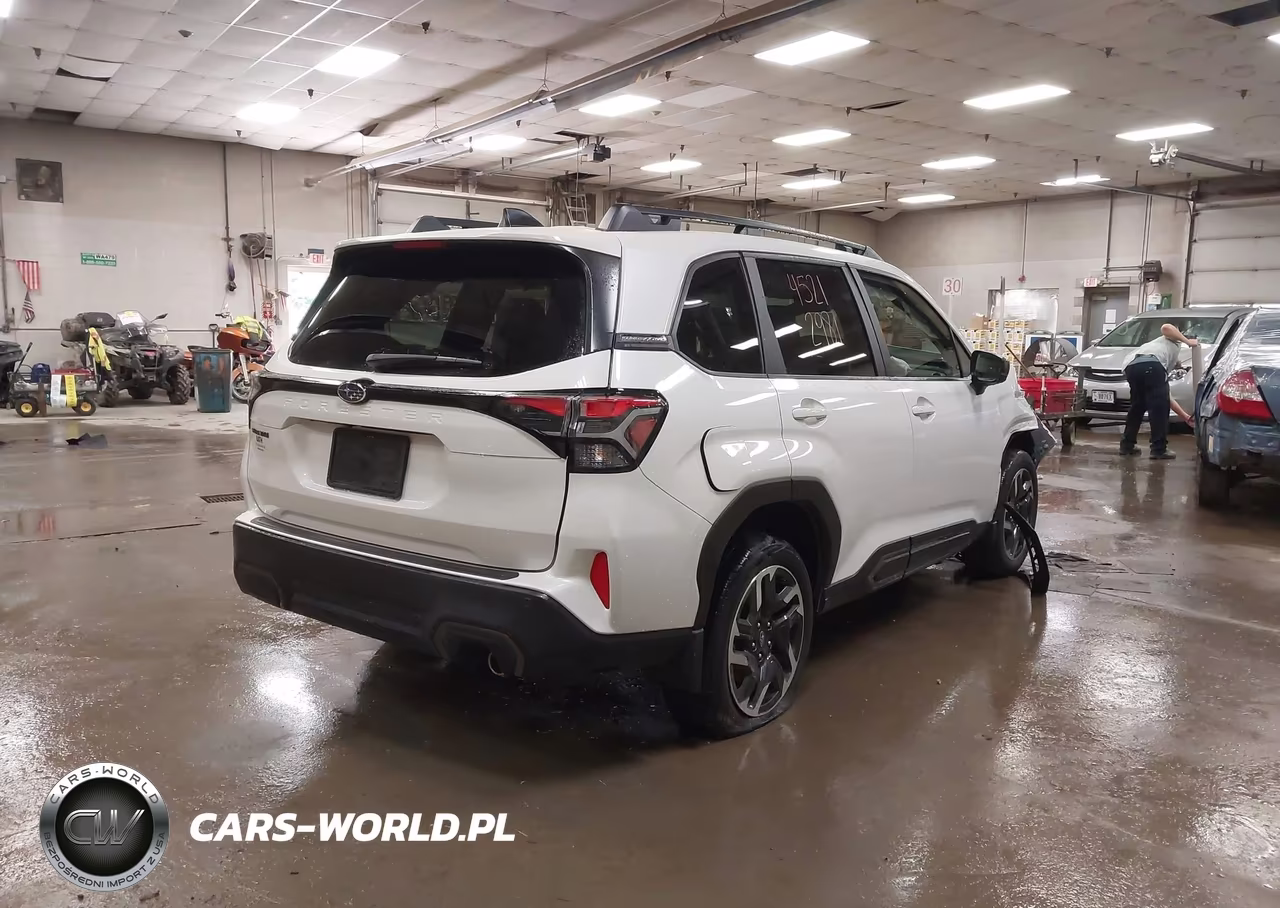 2025 Subaru Forester Limited VIN:JF2SLDRC6SH617638 - 4