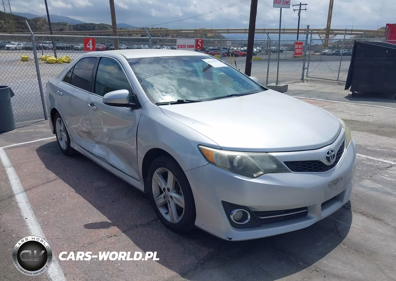 2014 Toyota Camry Se – zdjęcie 1 z 21