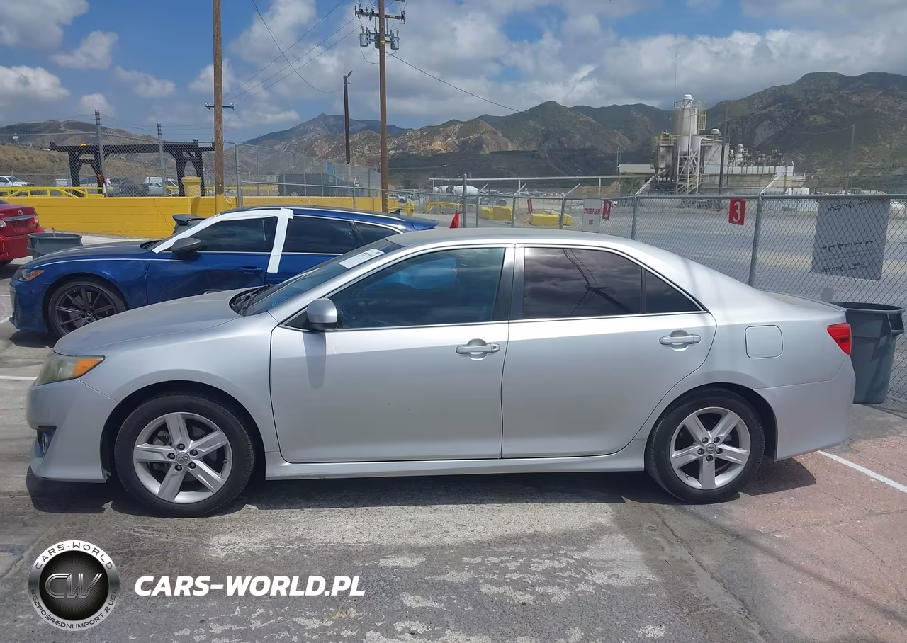 2014 Toyota Camry Se VIN:4T1BF1FK2EU454932 - 14