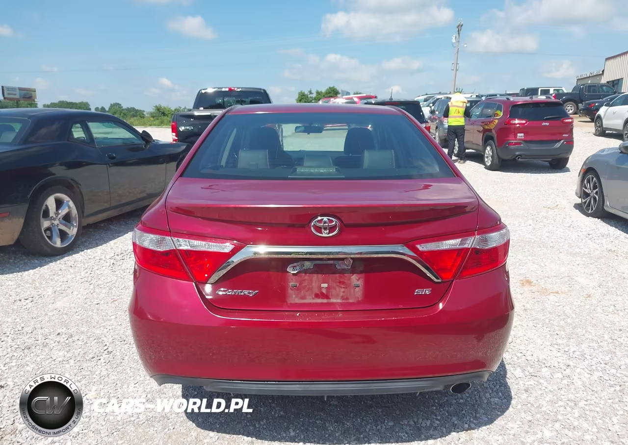 2015 Toyota Camry Se VIN:4T1BF1FK3FU923575 - 16