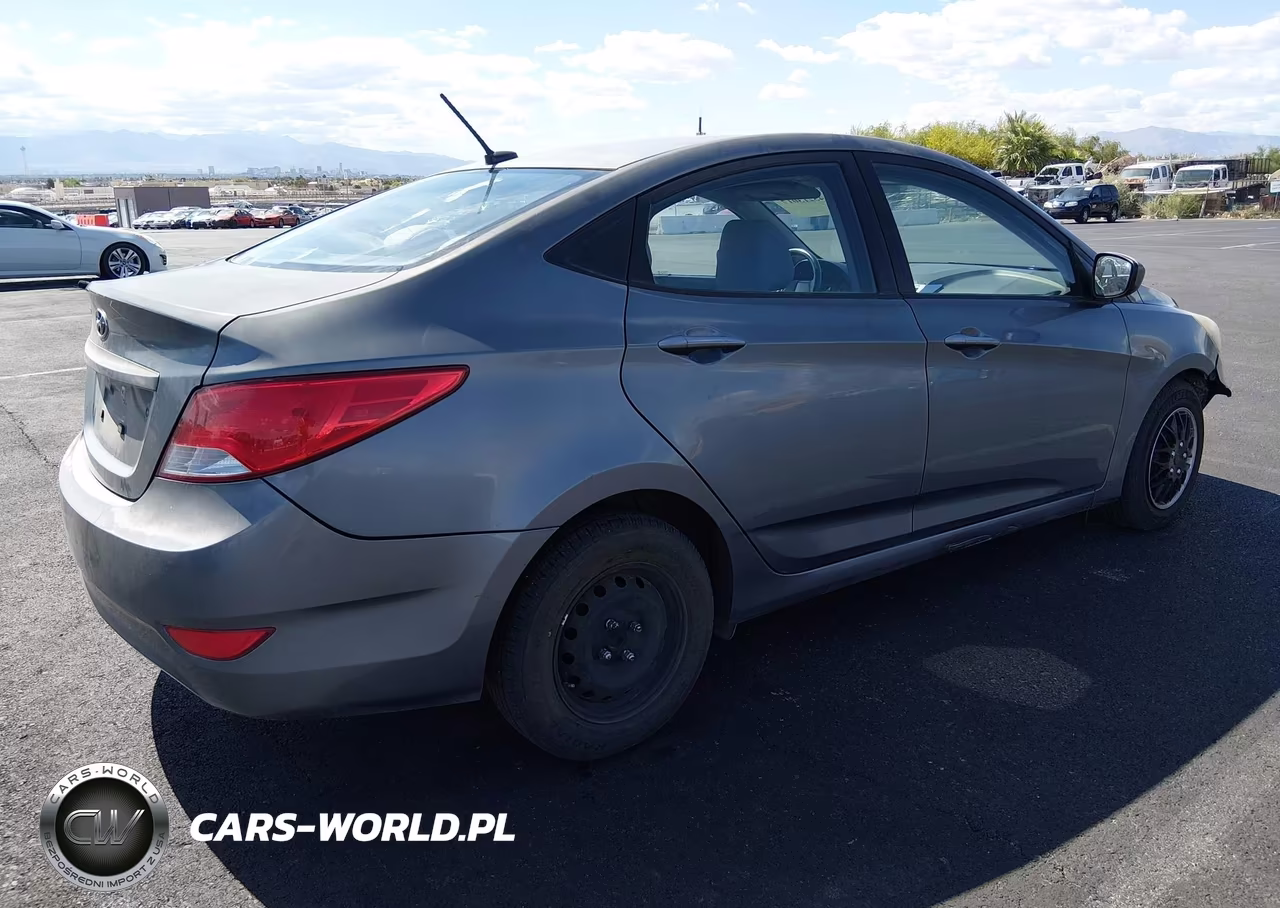 2015 Hyundai Accent Gls VIN:KMHCT4AE9FU820418 - 4