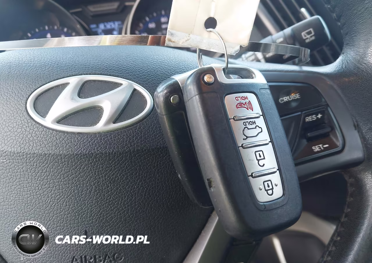 2013 Hyundai Veloster Turbo W-Black VIN:KMHTC6AE9DU111948 - 11