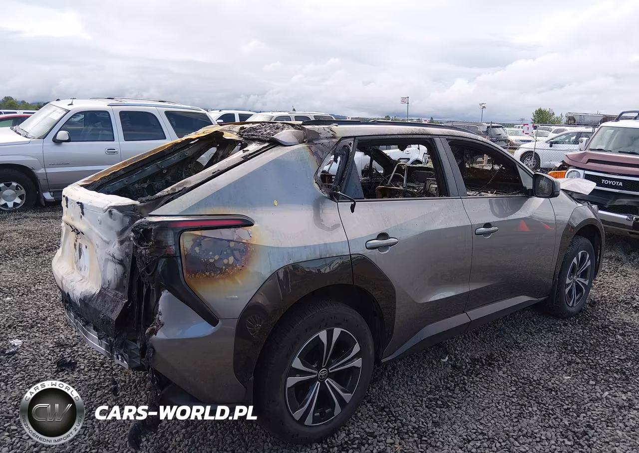 2024 Toyota Bz4X Xle VIN:JTMABACA5RA071632 - 4