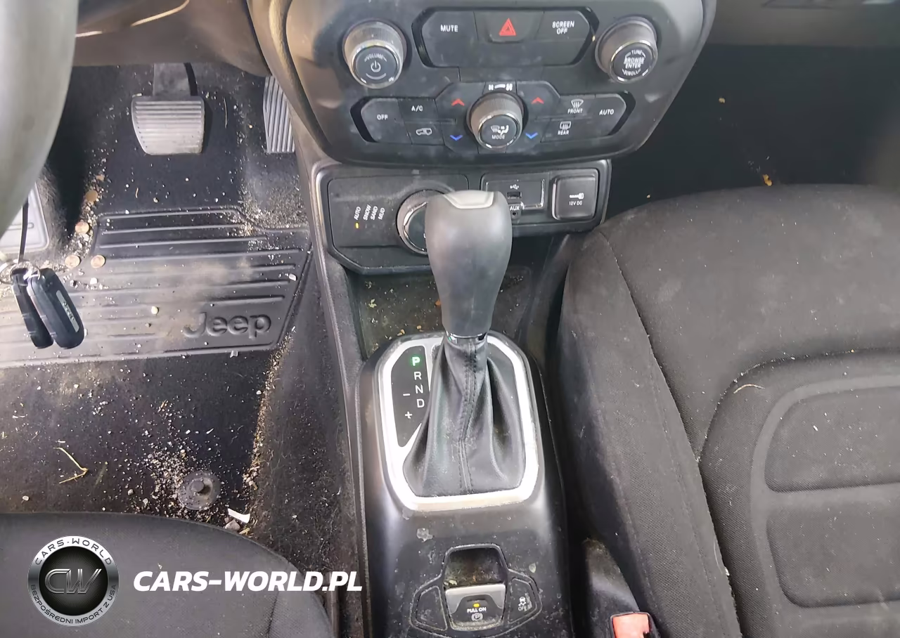 2018 Jeep Renegade Latitude 4X4 VIN:ZACCJBBBXJPJ48945 - 19