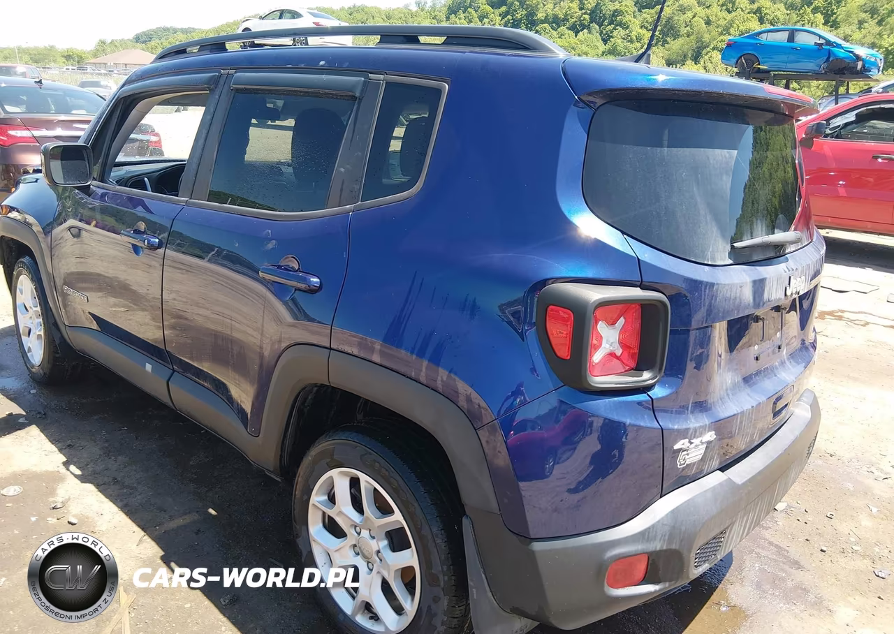 2018 Jeep Renegade Latitude 4X4 VIN:ZACCJBBBXJPJ48945 - 3