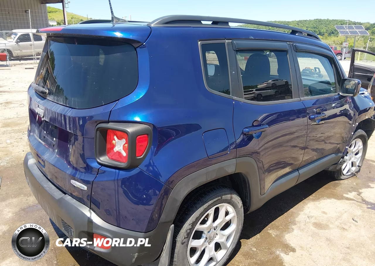 2018 Jeep Renegade Latitude 4X4 VIN:ZACCJBBBXJPJ48945 - 4