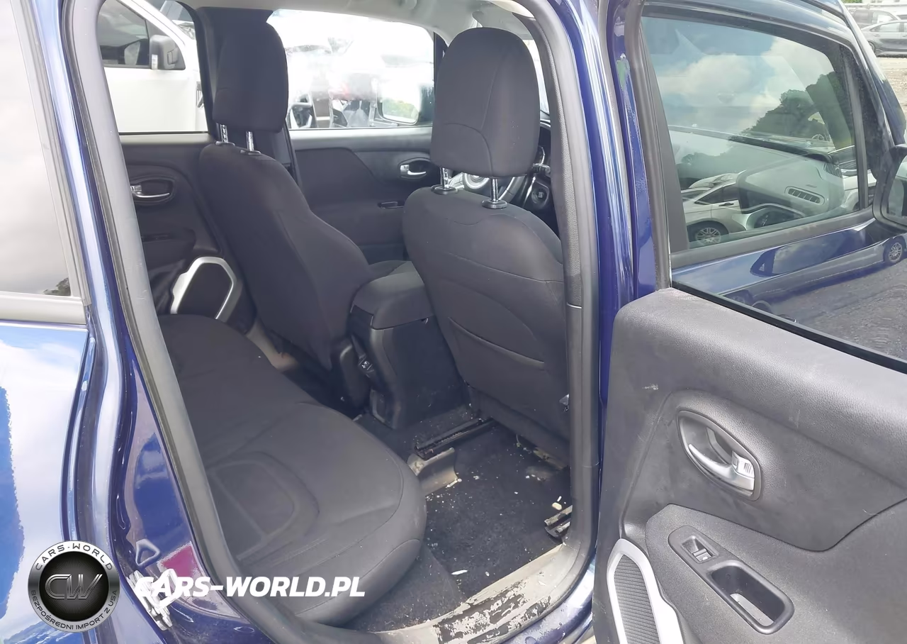 2018 Jeep Renegade Latitude 4X4 VIN:ZACCJBBBXJPJ48945 - 8