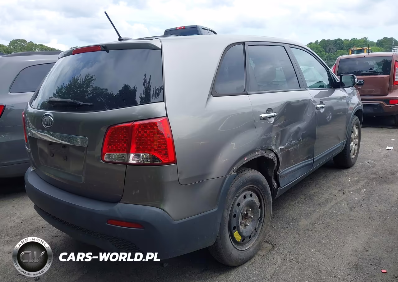 2011 Kia Sorento Lx VIN:5XYKT3A12BG075353 - 4