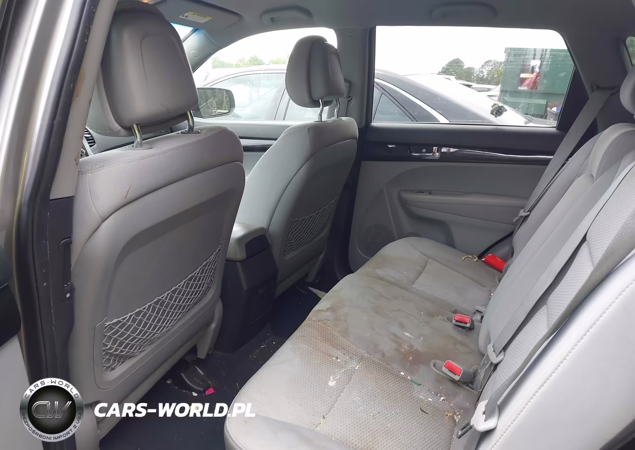 2011 Kia Sorento Lx VIN:5XYKT3A12BG075353 - 8