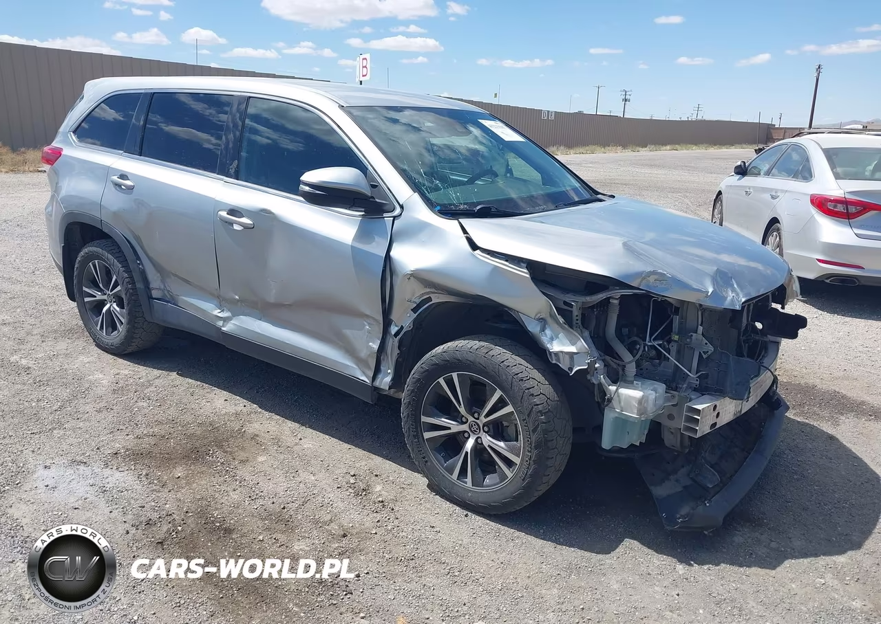 2019 Toyota Highlander Le – zdjęcie 1 z 18