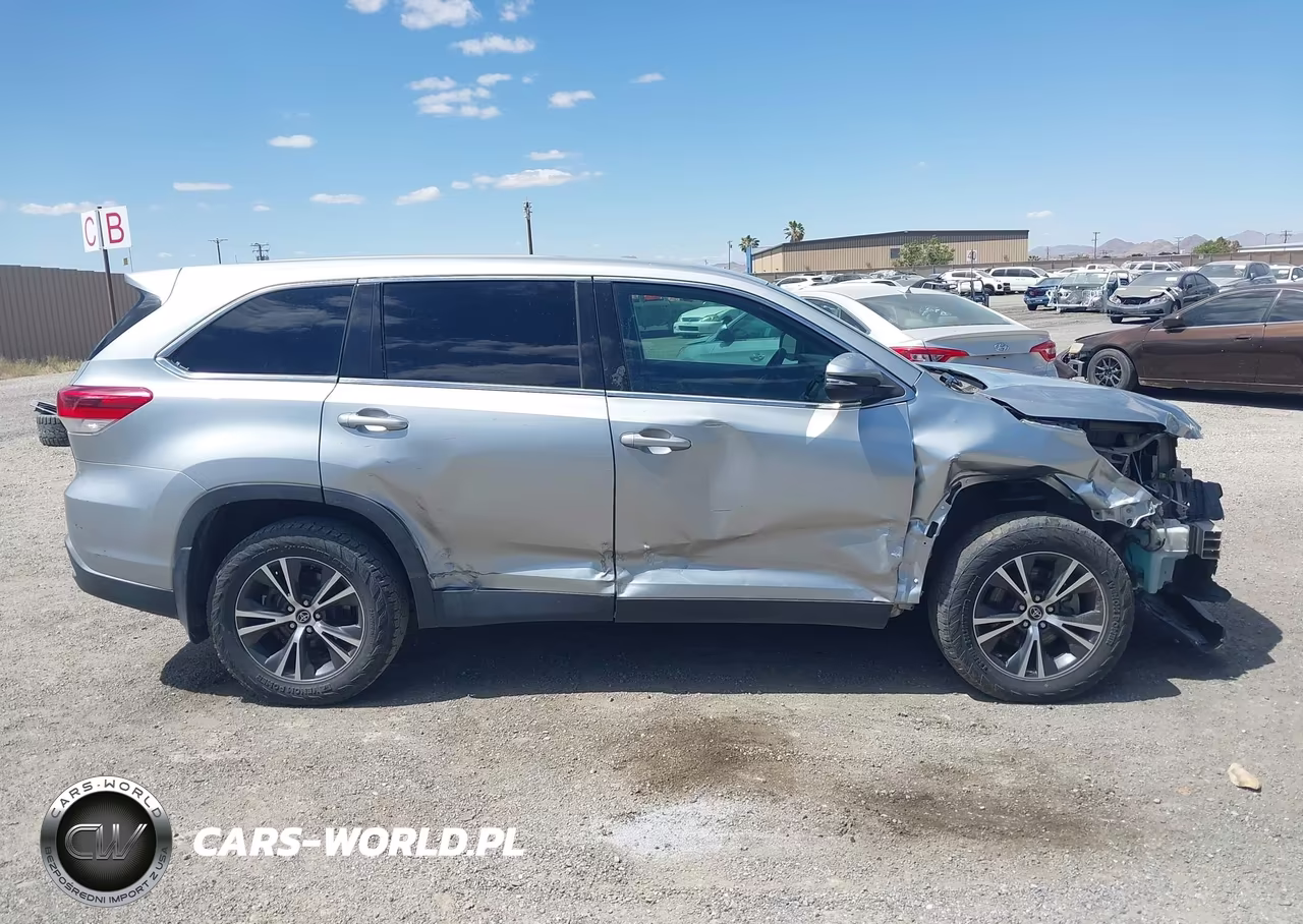 2019 Toyota Highlander Le VIN:5TDBZRFH0KS980183 - 14