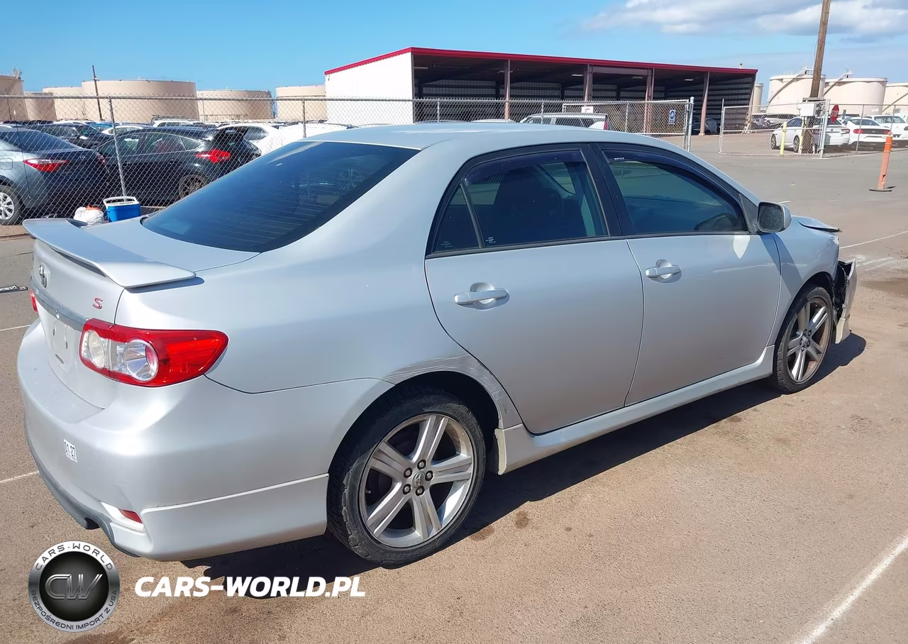 2013 Toyota Corolla S-S Special Edition VIN:2T1BU4EE8DC974782 - 4
