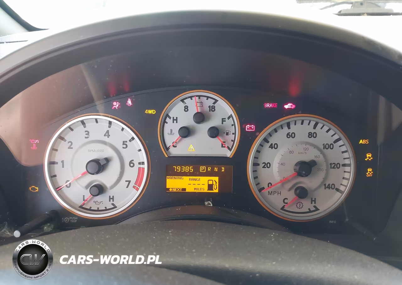 2014 Nissan Titan Pro-4X VIN:1N6AA0EC6EN519825 - 7