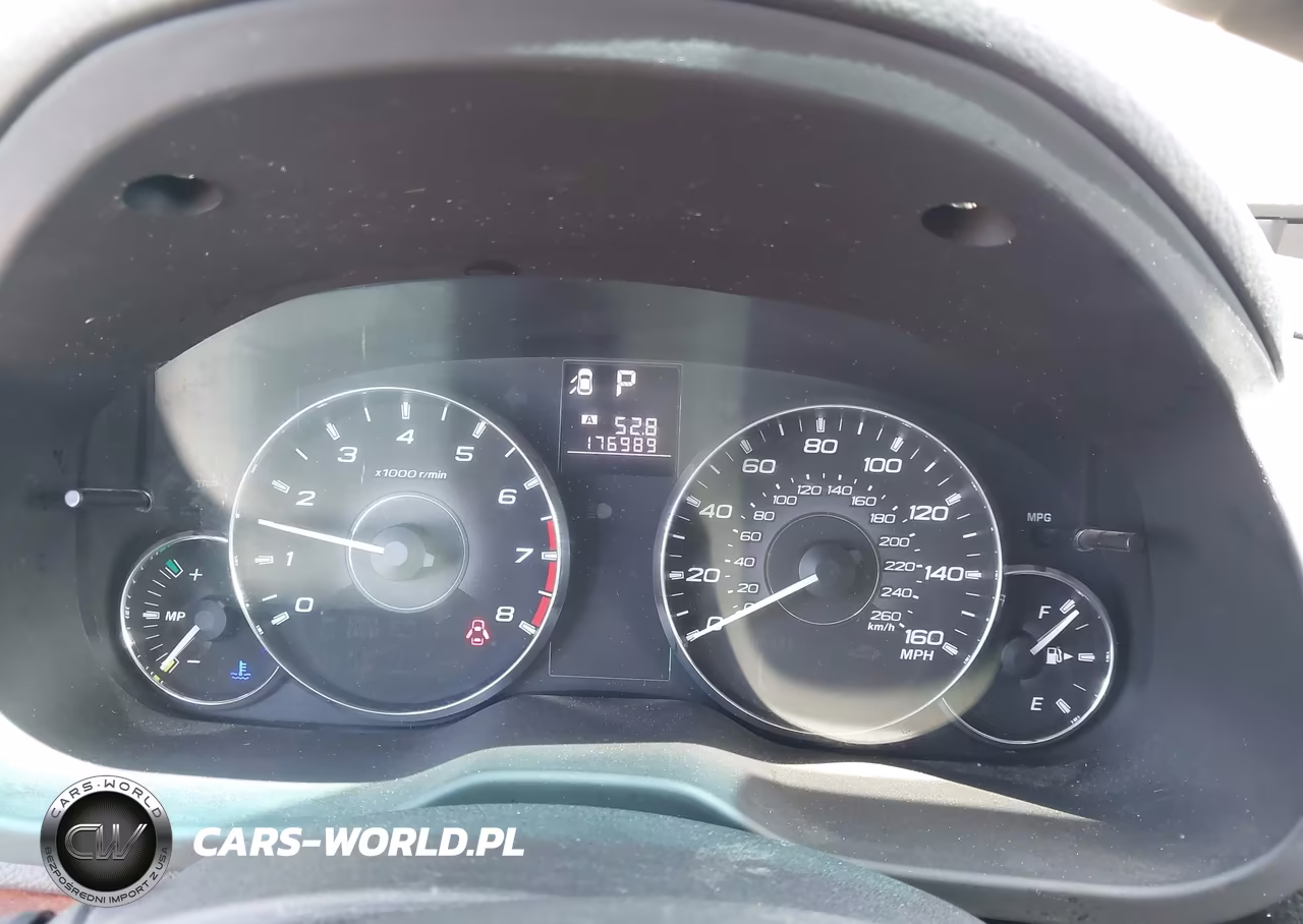 2011 Subaru Outback 3.6R Limited VIN:4S4BRDKC2B2411738 - 7