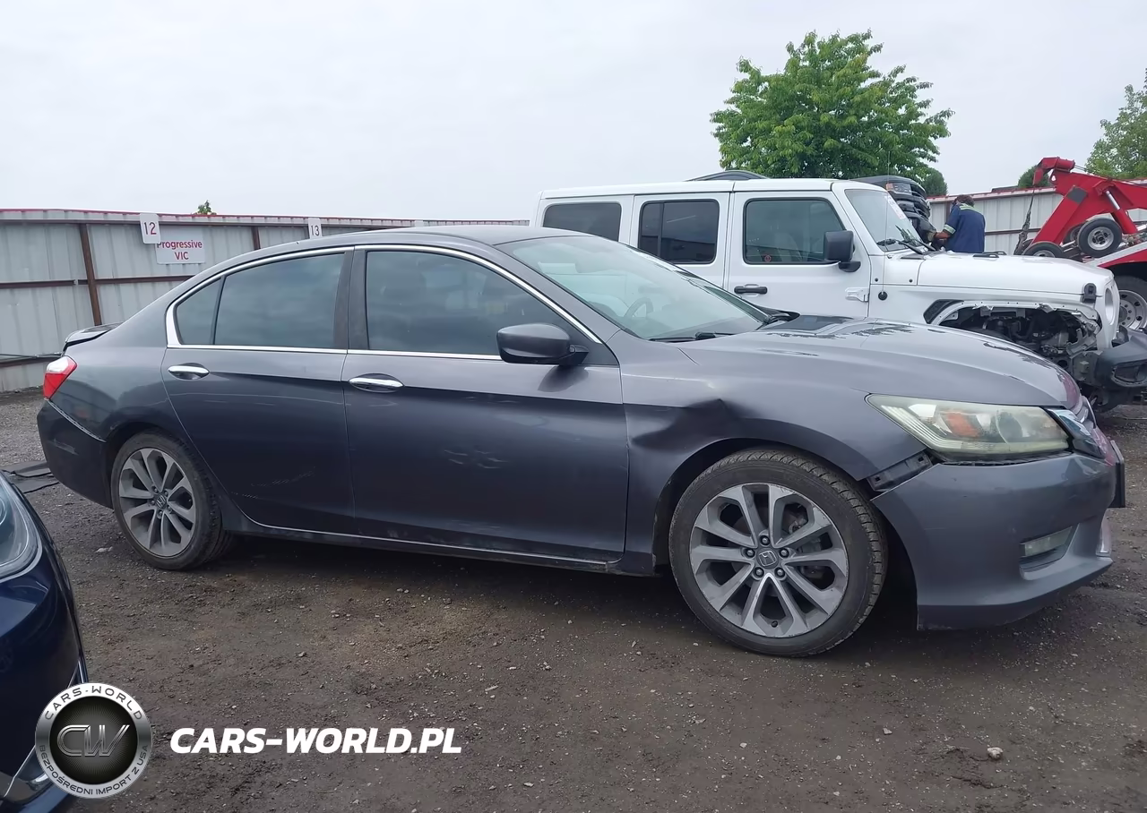 2015 Honda Accord Sport VIN:1HGCR2F58FA050828 - 13