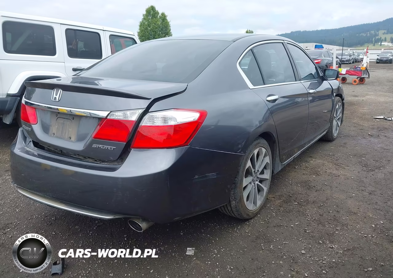 2015 Honda Accord Sport VIN:1HGCR2F58FA050828 - 4