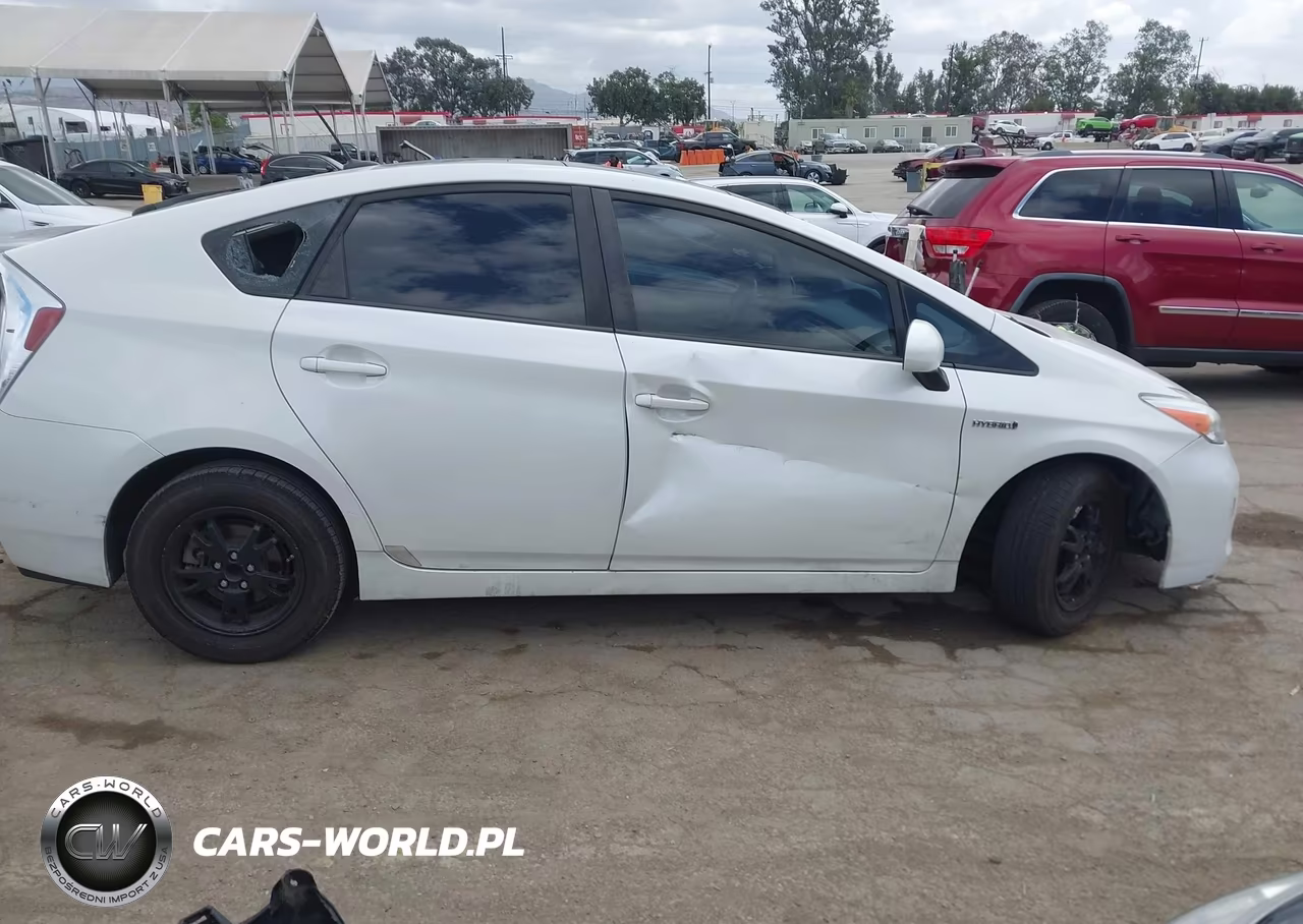 2013 Toyota Prius Four VIN:JTDKN3DU8D5632777 - 12