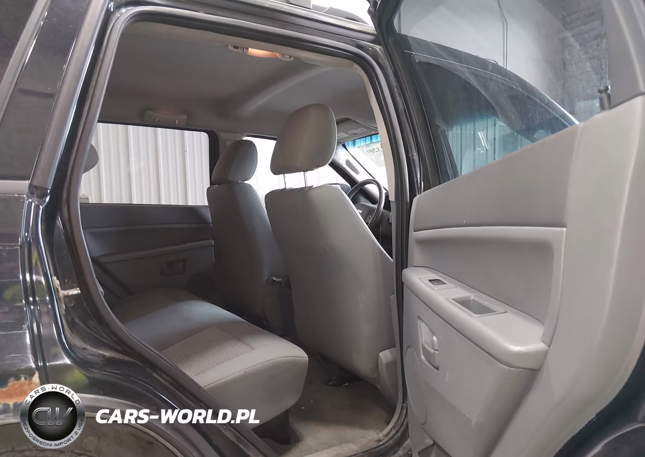 2007 Jeep Grand Cherokee Laredo VIN:1J8GR48K97C639691 - 8