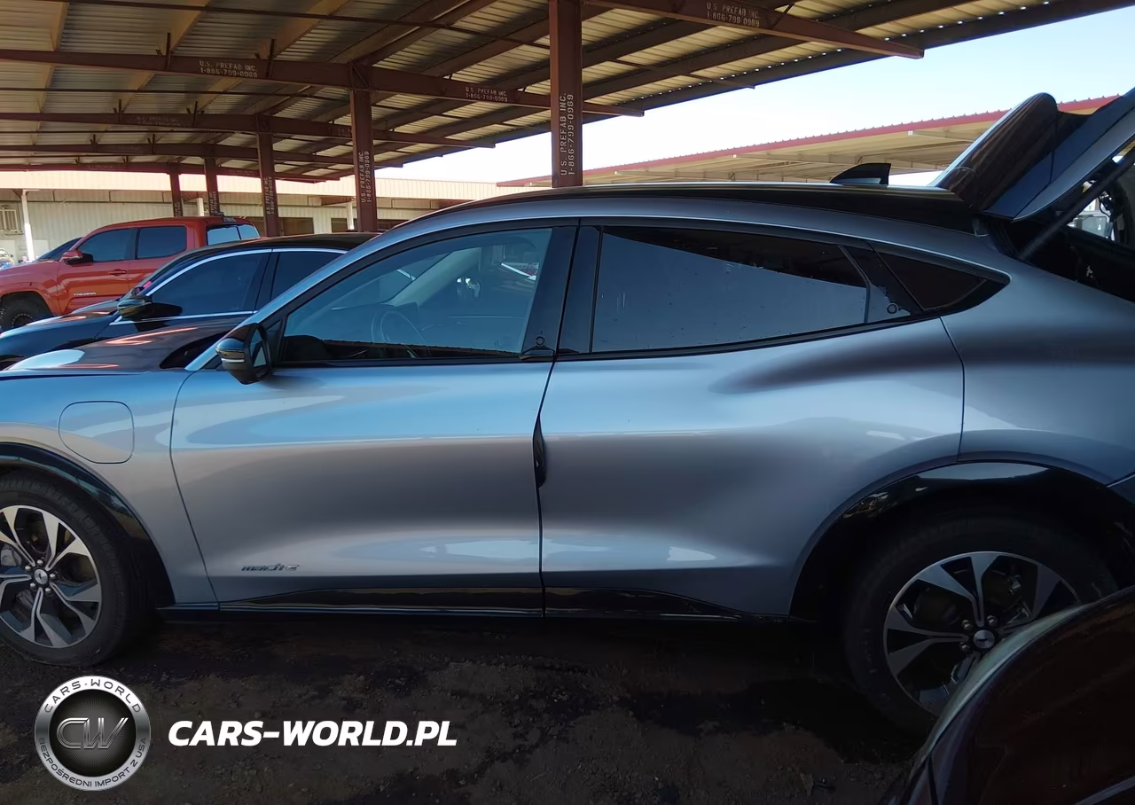 2022 Ford Mustang Mach-E Premium VIN:3FMTK3RM2NMA30437 - 15